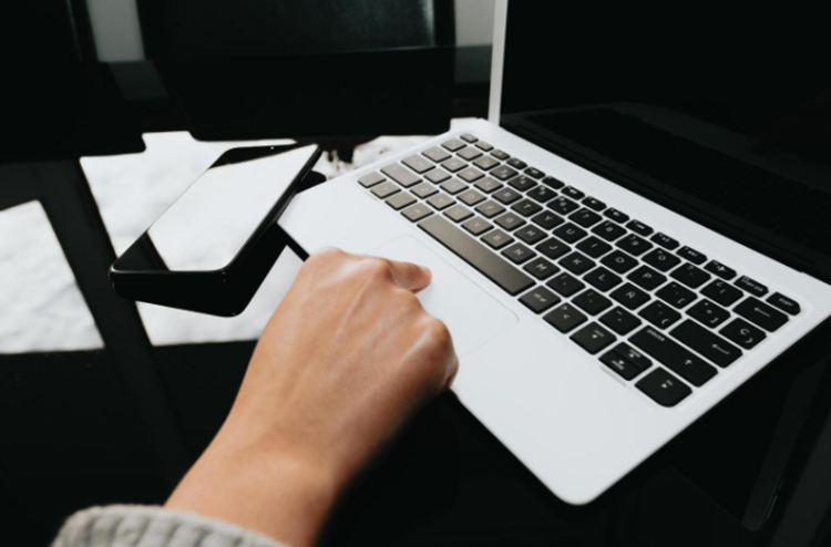 新闻动态html5与服装网站开发